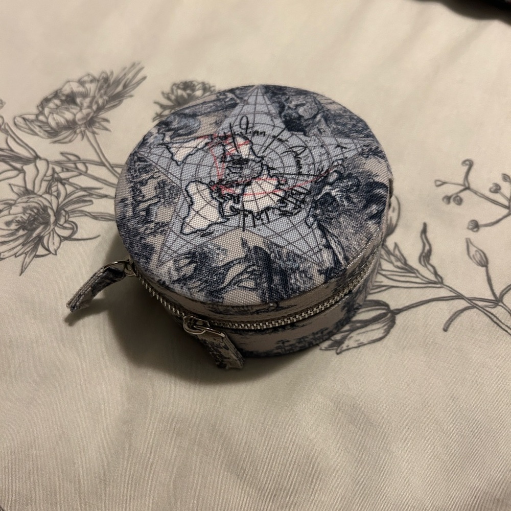 Dior Around the World - Tote, Pouch & Jewelry Case - Picture 4 of 12